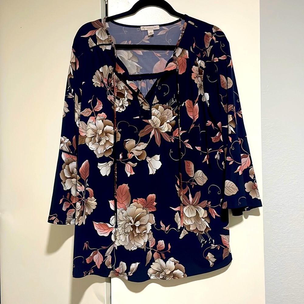 Navy blue floral, bell sleeved blouse, XL